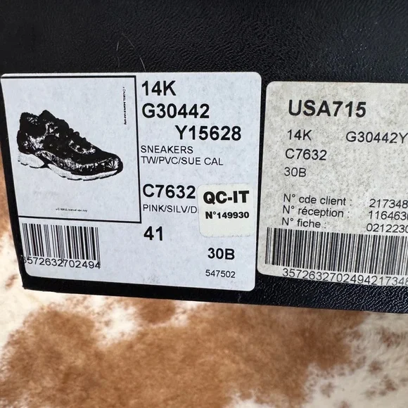 CHANEL Black Sneaker Box with Fuchsia Label - Picture 3 of 8